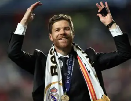 皇马内忧外患：阿隆索帅位风雨飘摇