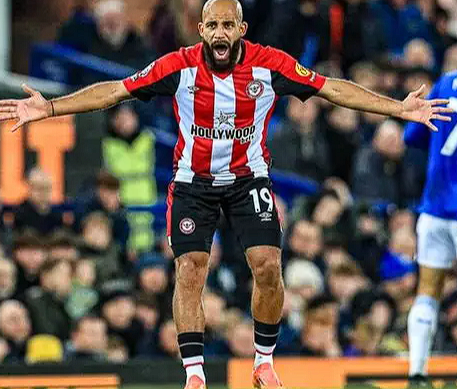 曼联锋线动态：姆伯莫盛赞齐尔克泽，荷兰前锋留队后境遇待变